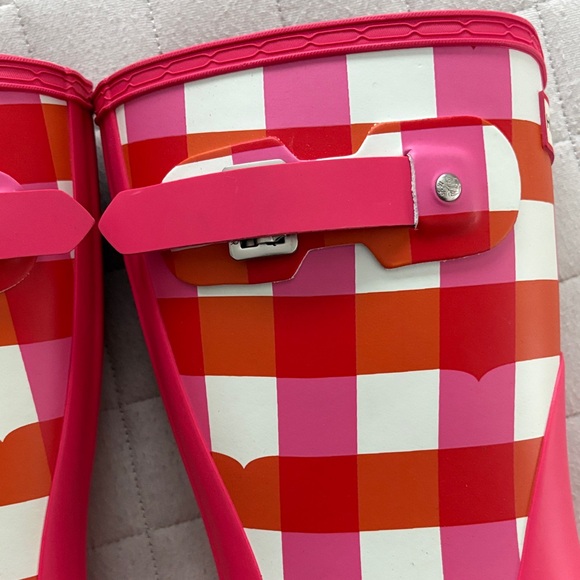 Hunter Women’s Pink and Orange Patterned Rainboots - Picture 4 of 9
